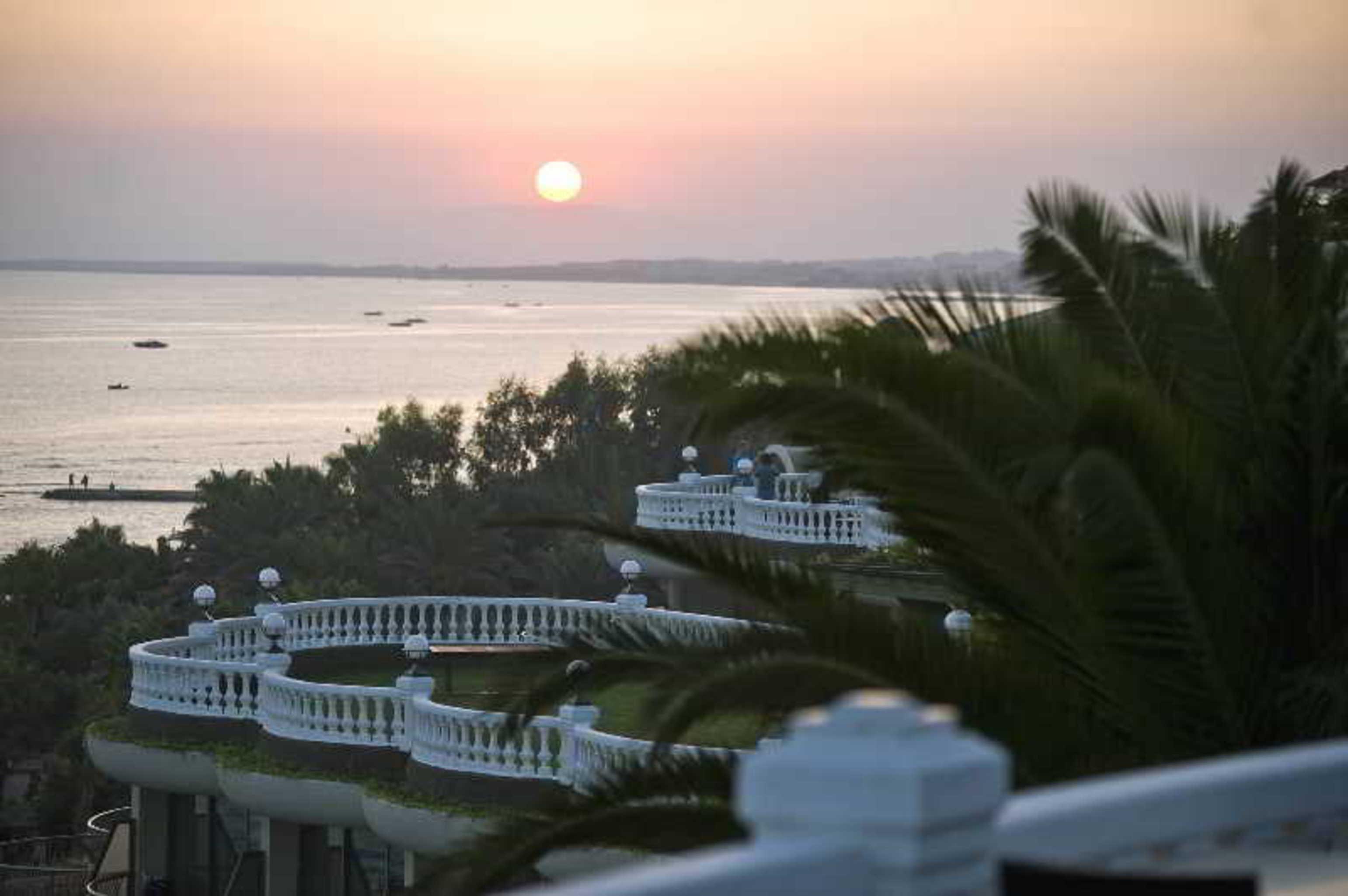 Sunrise Queen Luxury Hotel Side Esterno foto